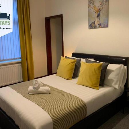 Rodsley - 2 Bedroom 1St Floor Flat Free Parking Wifi And Netflix Gateshead Buitenkant foto