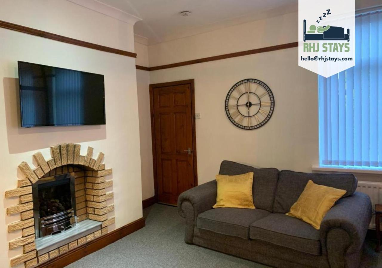 Rodsley - 2 Bedroom 1St Floor Flat Free Parking Wifi And Netflix Gateshead Buitenkant foto