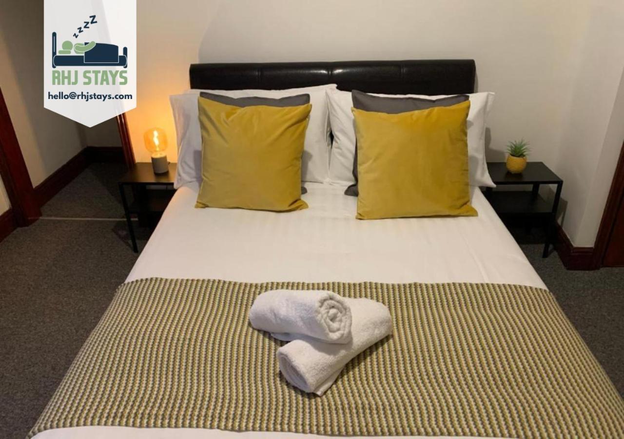 Rodsley - 2 Bedroom 1St Floor Flat Free Parking Wifi And Netflix Gateshead Buitenkant foto
