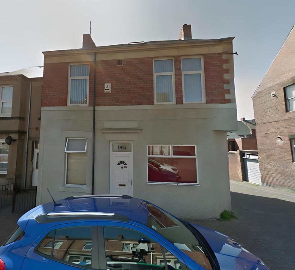 Rodsley - 2 Bedroom 1St Floor Flat Free Parking Wifi And Netflix Gateshead Buitenkant foto